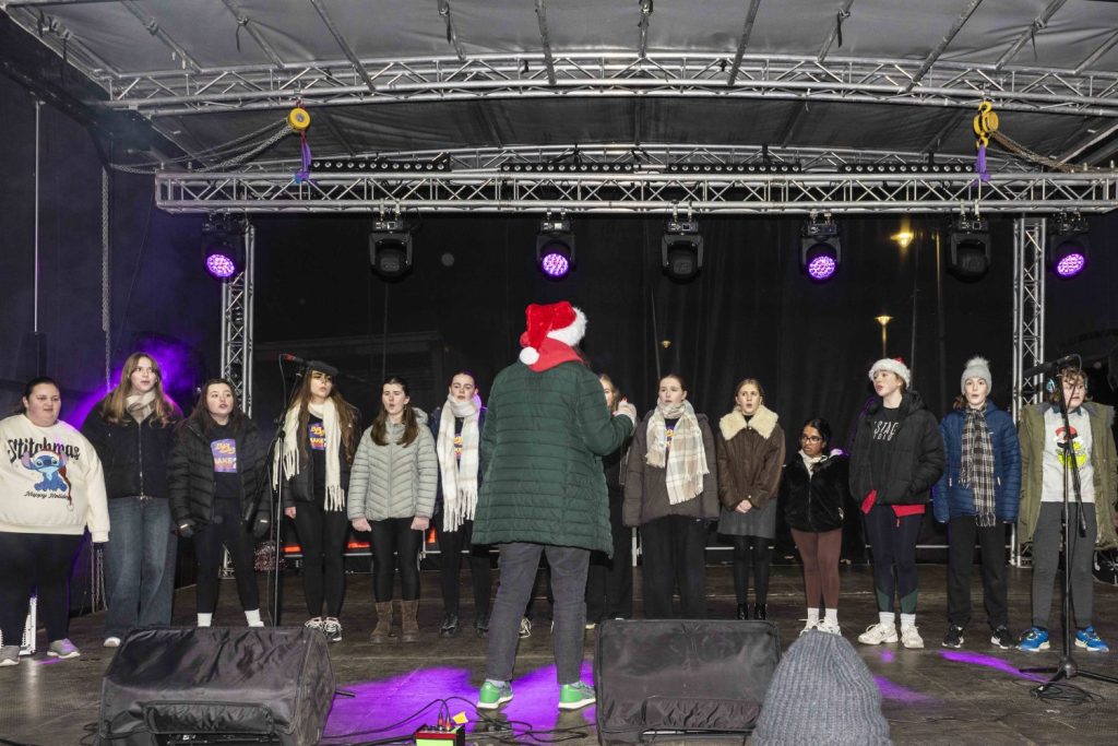 Make Noise 2 performing on stage